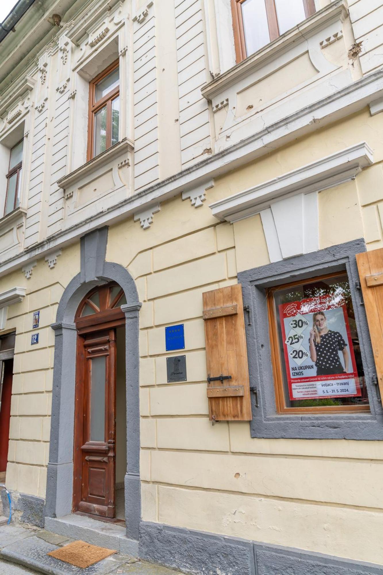 Apartments Paradiso Оточац Екстер'єр фото